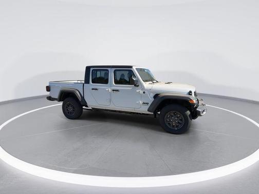 Bright White Clearcoat 2026 Jeep Gladiator Sport