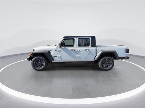Bright White Clearcoat 2026 Jeep Gladiator Sport