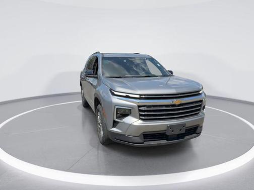 Sterling Gray Metallic 2024 Chevrolet Traverse LT