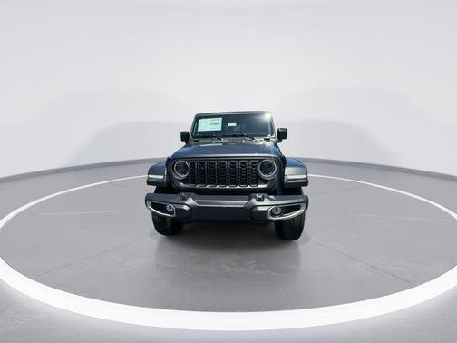 Granite Crystal Metallic Clearcoat 2026 Jeep Gladiator Sahara 4x4