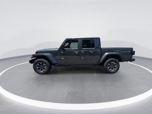 Granite Crystal Metallic Clearcoat 2026 Jeep Gladiator Sahara 4x4