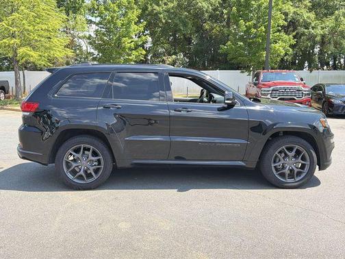 Diamond Black Crystal Pearlcoat 2020 Jeep Grand Cherokee Limited X