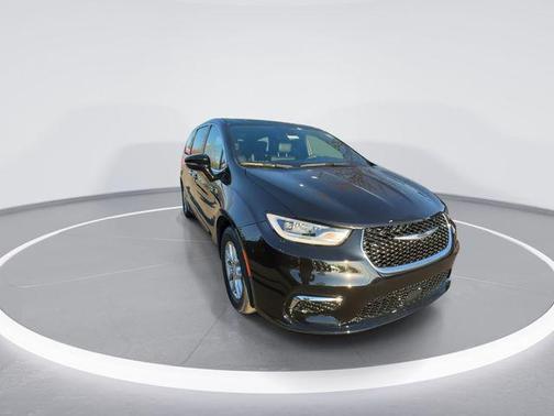 Diamond Black Crystal Pearlcoat 2026 Chrysler Pacifica L