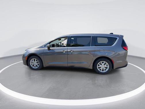 Granite Crystal Metallic Clearcoat 2023 Chrysler Pacifica Touring L