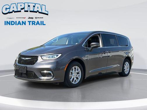Granite Crystal Metallic Clearcoat 2023 Chrysler Pacifica Touring L