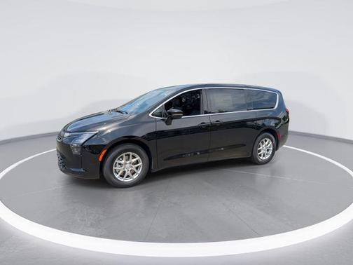Diamond Black Crystal Pearlcoat 2027 Chrysler Pacifica L