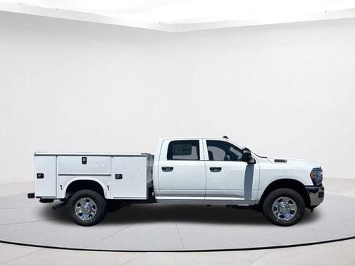 2024 RAM 2500 Tradesman Crew Cab 4x4 8' Box