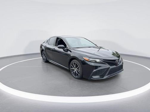 Midnight Black Metallic 2021 Toyota Camry SE