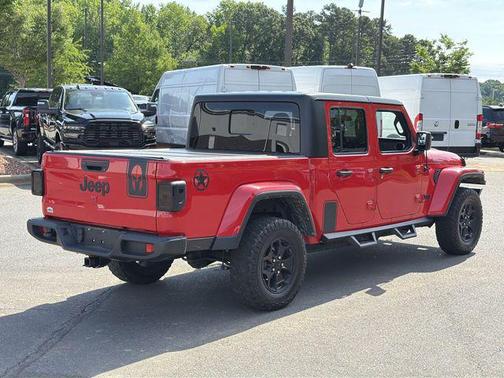 Firecracker Red Clearcoat 2022 Jeep Gladiator Sport S