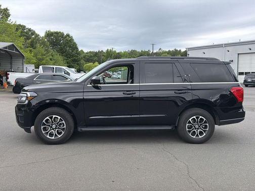 Black Metallic 2024 Ford Expedition XLT