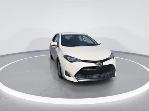 Blizzard Pearl 2019 Toyota Corolla LE