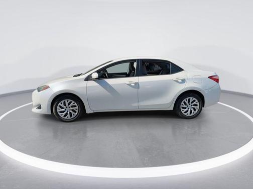Blizzard Pearl 2019 Toyota Corolla LE