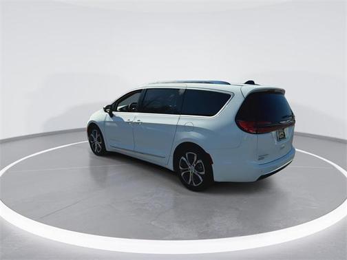 2026 Chrysler Pacifica L