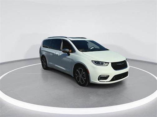 2026 Chrysler Pacifica L