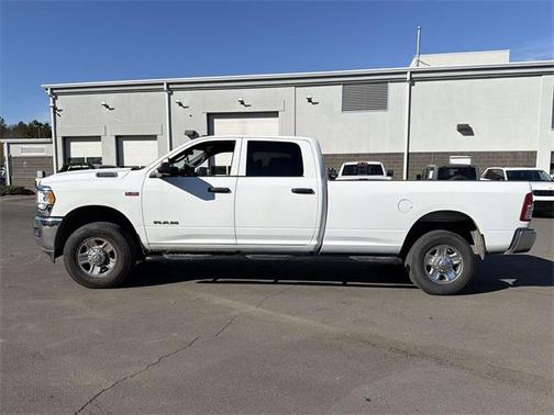 2022 RAM 2500 Tradesman Crew Cab 4x4 8' Box