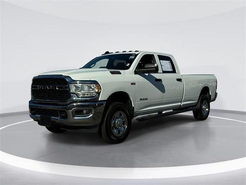 2022 RAM 2500 Tradesman Crew Cab 4x4 8' Box