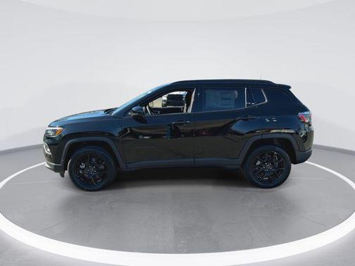 Diamond Black Crystal Pearlcoat 2026 Jeep Compass Latitude