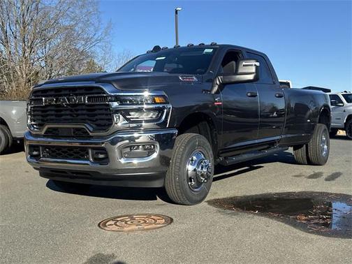 2026 RAM 3500 Tradesman Crew Cab 4x4 8' Box
