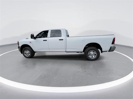 2026 RAM 2500 Tradesman Crew Cab 4x4 8' Box