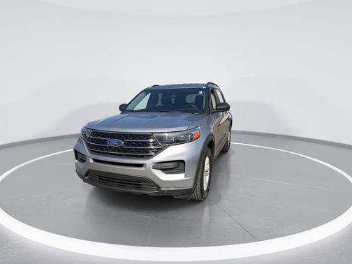 Iconic Silver Metallic 2021 Ford Explorer XLT