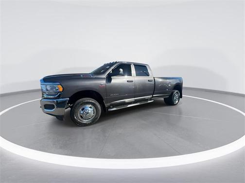2022 RAM 3500 Tradesman Crew Cab 4x4 8' Box