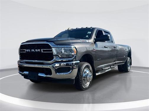 2022 RAM 3500 Tradesman Crew Cab 4x4 8' Box