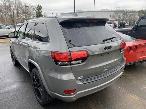 Photo 2 of 15 of 2020 Jeep Grand Cherokee Altitude