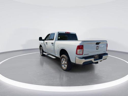 Bright White Clearcoat 2024 RAM 2500 Big Horn Crew Cab 4x4 6'4' Box