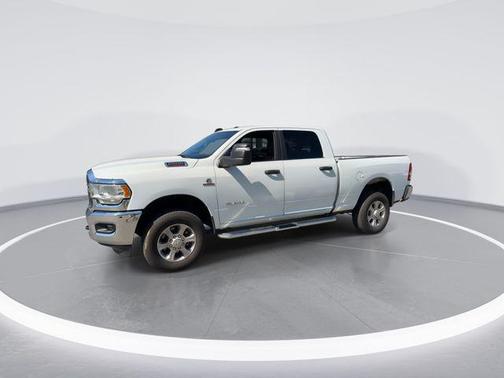 Bright White Clearcoat 2024 RAM 2500 Big Horn Crew Cab 4x4 6'4' Box