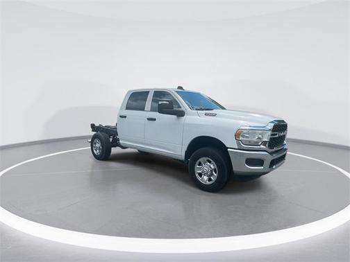 2024 RAM 2500 Tradesman Crew Cab 4x4 6'4' Box