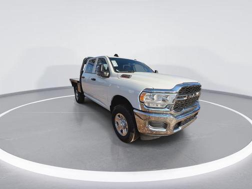 2024 RAM 2500 Tradesman Crew Cab 4x4 6'4' Box