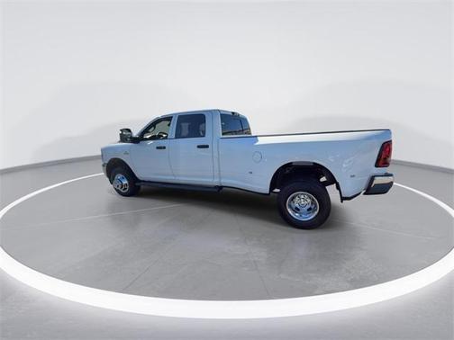 2026 RAM 3500 Tradesman Crew Cab 4x4 8' Box
