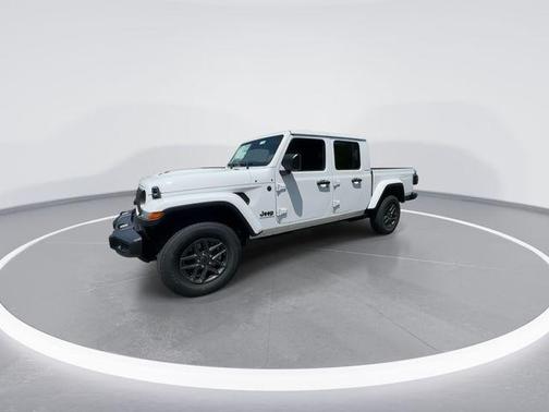 Bright White Clearcoat 2026 Jeep Gladiator Sport S