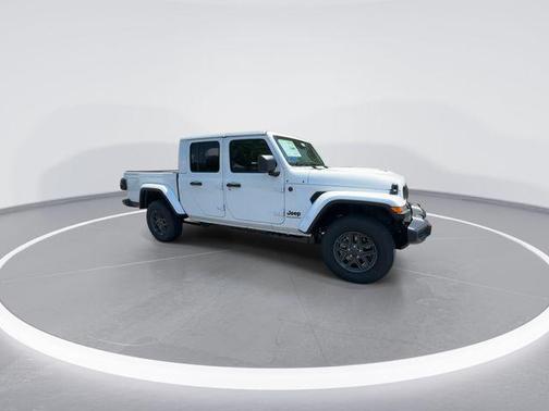 Bright White Clearcoat 2026 Jeep Gladiator Sport S