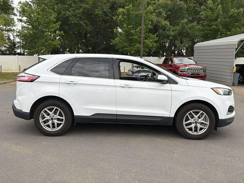 Oxford White 2024 Ford Edge SEL