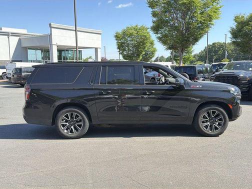 Black 2021 Chevrolet Suburban 4WD Z71