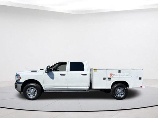 2024 RAM 2500 Tradesman Crew Cab 4x4 8' Box