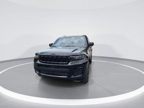 Diamond Black Crystal Pearlcoat 2025 Jeep Grand Cherokee L Altitude