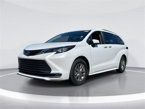 2023 Toyota Sienna XLE