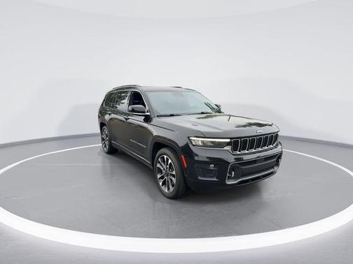 Diamond Black Crystal Pearlcoat 2021 Jeep Grand Cherokee L Overland