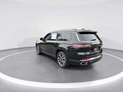 Diamond Black Crystal Pearlcoat 2021 Jeep Grand Cherokee L Overland