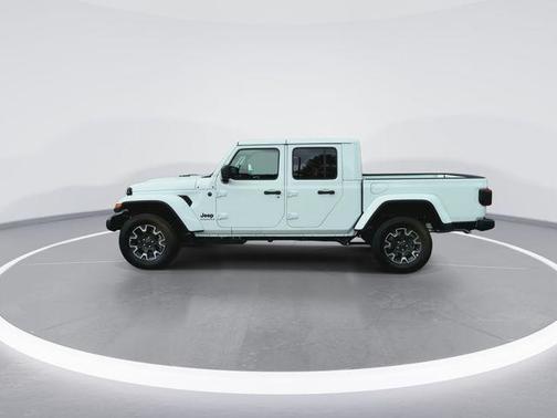 Bright White Clearcoat 2026 Jeep Gladiator Sahara 4x4
