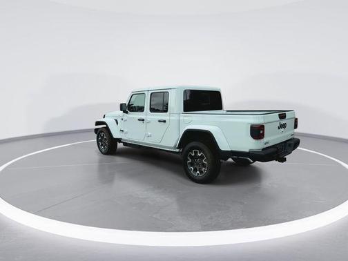 Bright White Clearcoat 2026 Jeep Gladiator Sahara 4x4