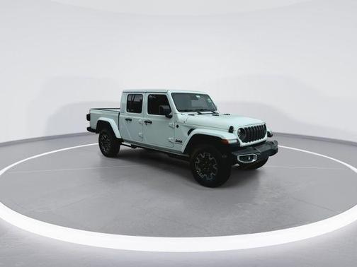 Bright White Clearcoat 2026 Jeep Gladiator Sahara 4x4