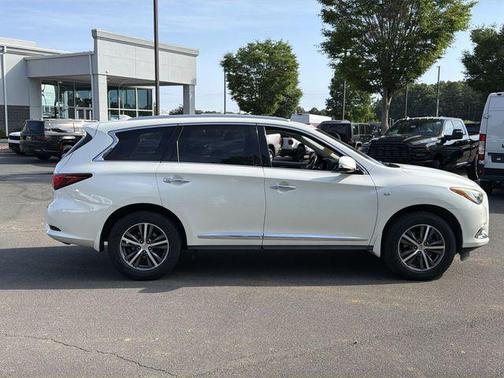 Majestic White 2017 INFINITI QX60 Base