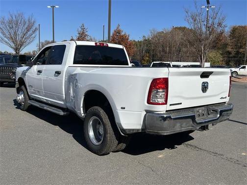 2024 RAM 3500 Big Horn Crew Cab 4x4 8' Box