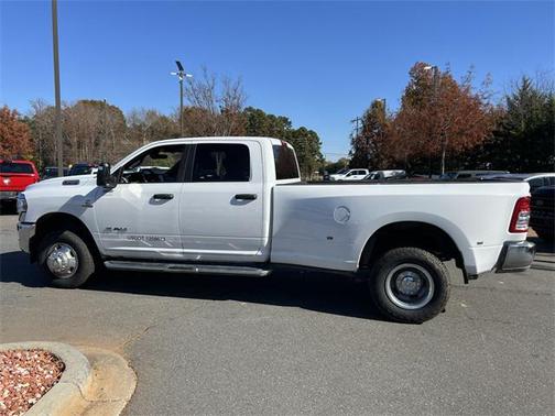 2024 RAM 3500 Big Horn Crew Cab 4x4 8' Box