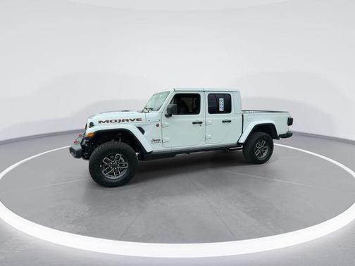Bright White Clearcoat 2026 Jeep Gladiator Mojave 4x4