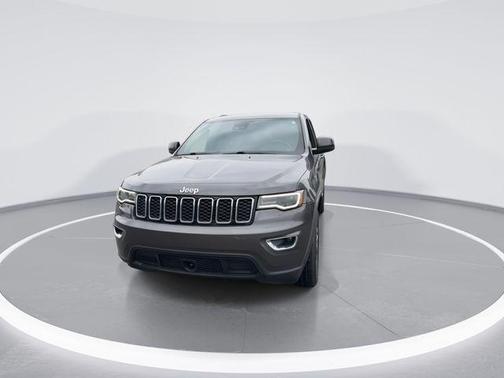 Granite Crystal Metallic Clearcoat 2021 Jeep Grand Cherokee Laredo