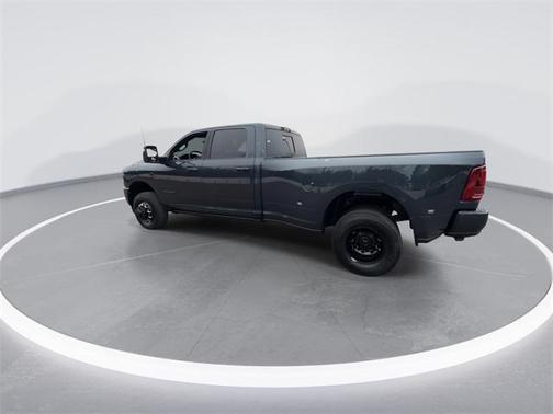 2026 RAM 3500 Laramie Crew Cab 4x4 8' Box